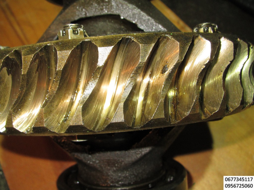 дифференциал электрокара эк-2, Дифференциал ЭК-2109, редуктор заднего моста тележки эк-2 , Мост задний ЭК-2100 , Венец червячного колеса ЭК-2112, Шестерня коническая (колесо зубчатое) ЭК-2113, Шестерня коническая (сателлит) ЭК-2114 , Палец ЭК-2115, Втулка распорная ЭК-2116, Червяк ЭК-2117, Стакан ЭК-2136/01, Пружина внутренняя  ЭК-2142. Пружина наружная ЭК-2143, Манжета (стакана) ЭК-2150,самодельный трактор, мост с червячным редуктором ,электротележка, ЭК-1, ЭК-2, ЭК-2А, ЭК-2Б, ЭТ-1040, ЭТ-2040 , 